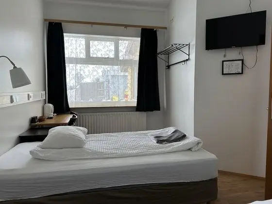 Standard Tek Büyük veya İki Ayrı Yataklı Oda, Ortak Banyo