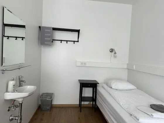 Standard Tek Büyük veya İki Ayrı Yataklı Oda, Ortak Banyo