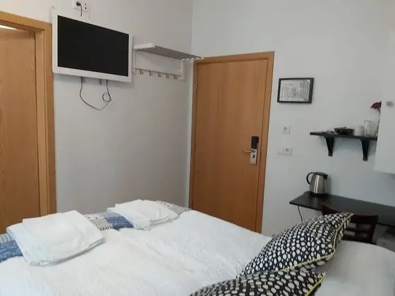 Tek Büyük Yataklı Oda, Özel Banyo (Small)