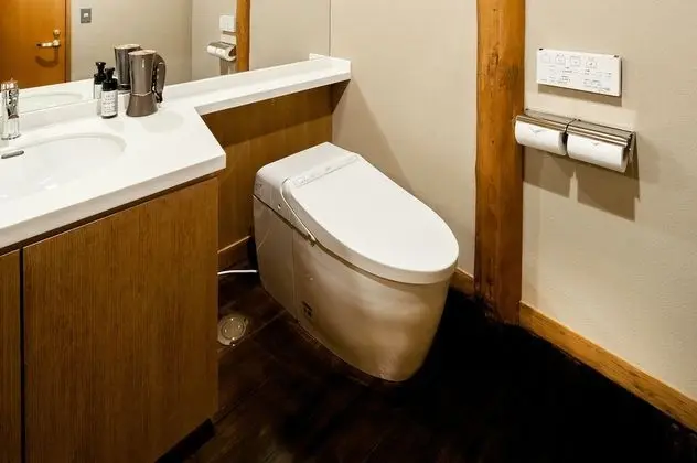 Basic İki Ayrı Yataklı Oda, 2 Tek Kişilik Yatak, Sigara İçilmez, Zemin Kat (101, with Toilet)