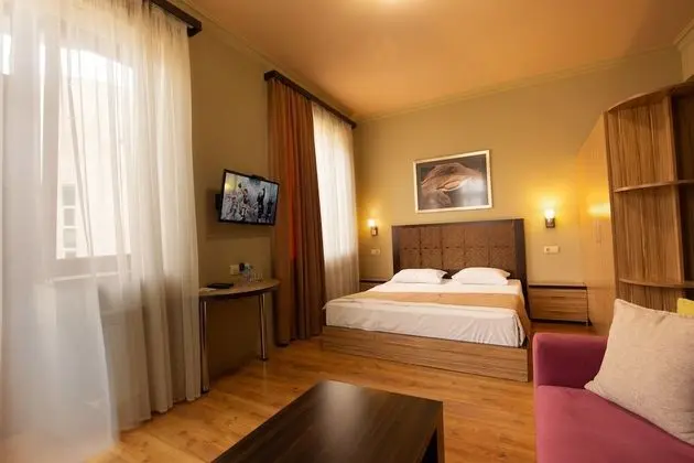 Deluxe Tek Büyük Yataklı Oda