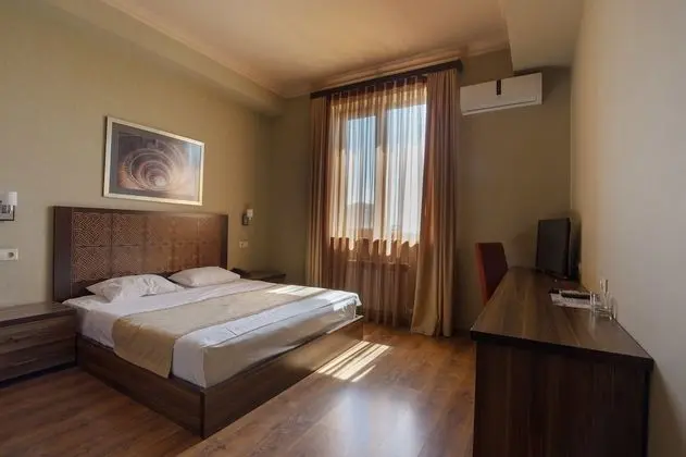 Standard Tek Büyük Yataklı Oda