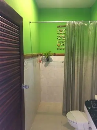 Deluxe Tek Büyük Yataklı Oda, Bahçeli