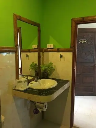 Deluxe Tek Büyük Yataklı Oda, Bahçeli
