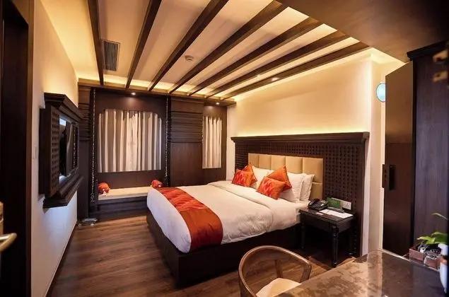 Deluxe Tek Büyük Yataklı Oda