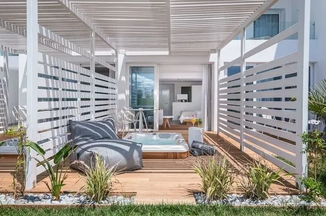 Junior Suite with outdoor Jacuzzi