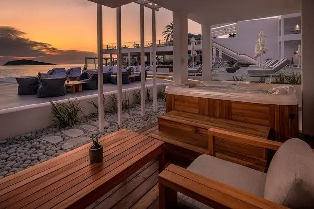 Sunset Suite, Sea View with Outdoor Jacuzzi