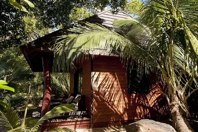 Bungalov (Tropical)