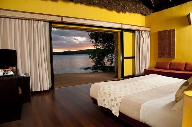 Bungalov (Tropical)