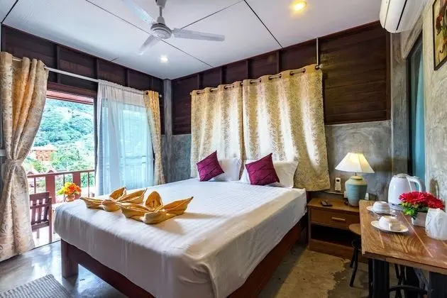 Deluxe Bungalow with Balcony
