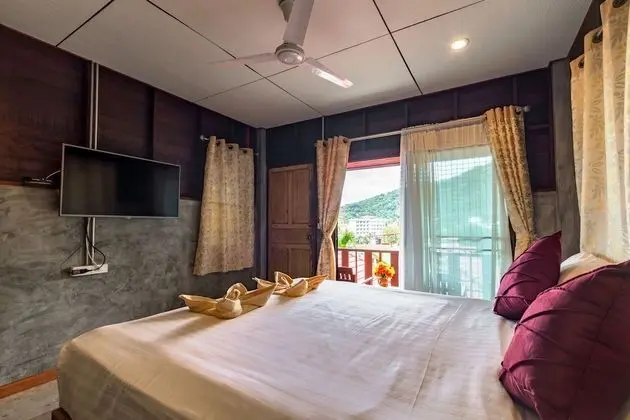 Deluxe Bungalow with Balcony