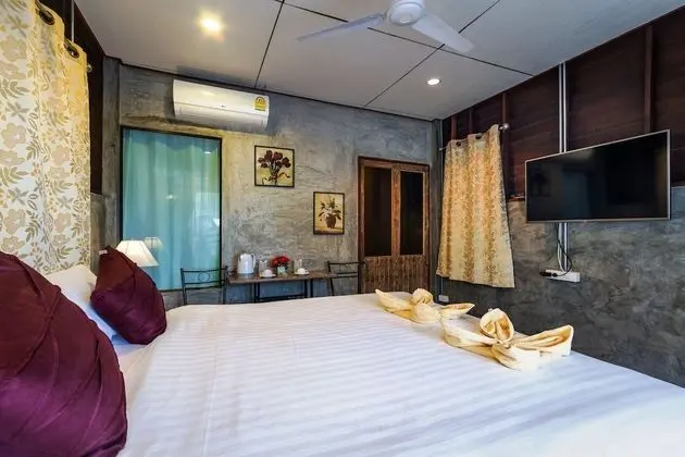 Deluxe Bungalow with Balcony