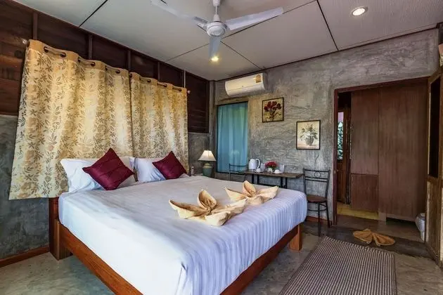 Deluxe Bungalow with Balcony