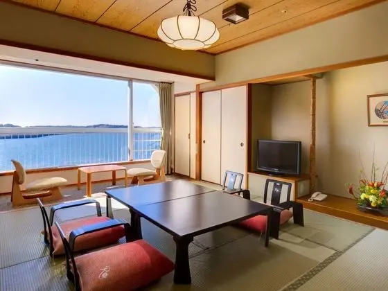 Traditional Oda, Sigara İçilmez, Göl Manzaralı (Japanese Style)