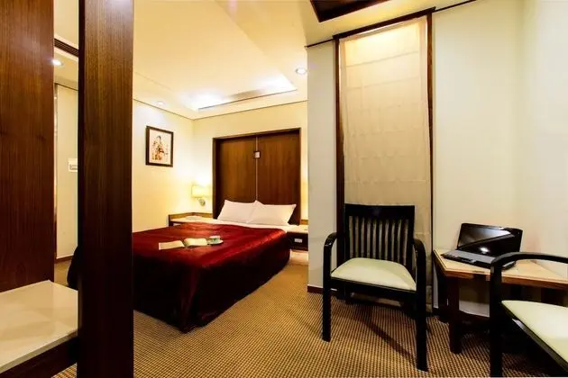 Business Tek Büyük Yataklı Oda (no room cleaning service)