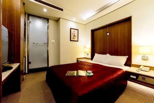 Business Tek Büyük Yataklı Oda (no room cleaning service)