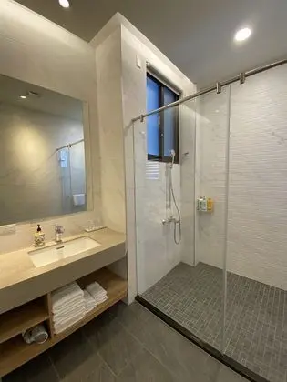 Tek Büyük Yataklı Oda (bathtub)