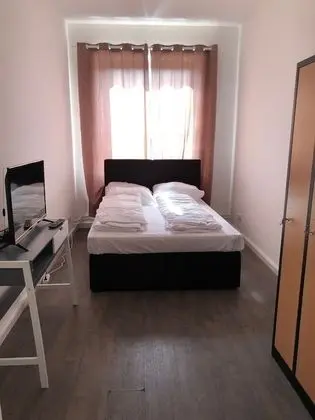 Economy Tek Büyük Yataklı Oda