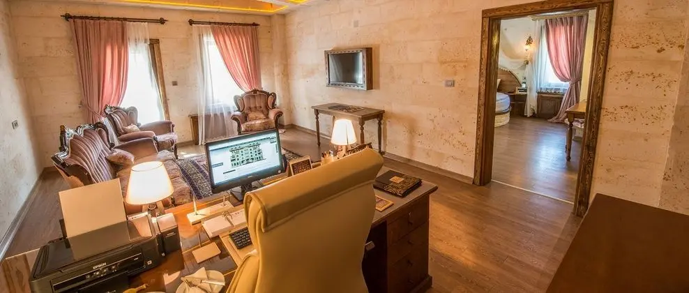 King Business Suite Suite Double Mountain King Business Suite