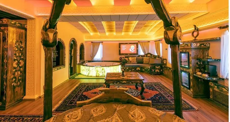 Queen Suite Luxury Double Backyard Queen Suite