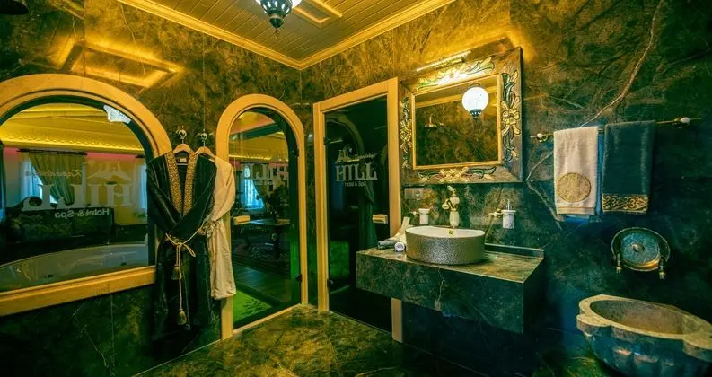 Queen Suite Luxury Double Backyard Queen Suite