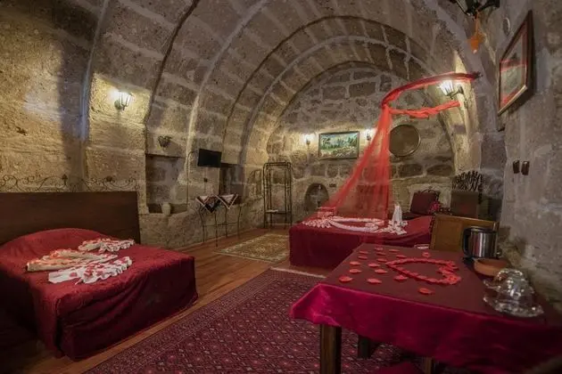 3 Kişilik Kemer Mağara Oda