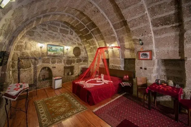 3 Kişilik Kemer Mağara Oda