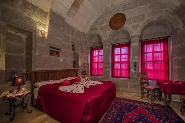 3 Kişilik Kemer Mağara Oda