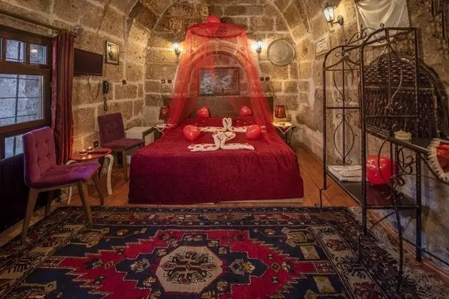 3 Kişilik Kemer Mağara Oda