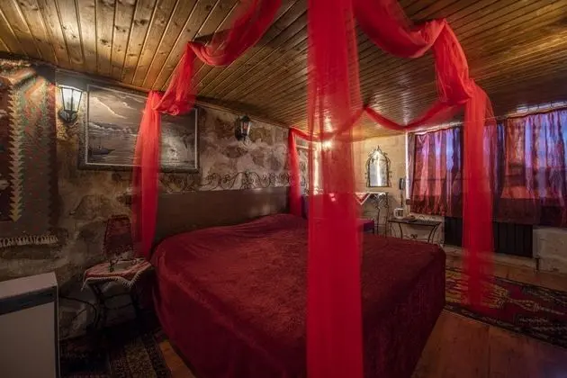 3 Kişilik Kemer Mağara Oda