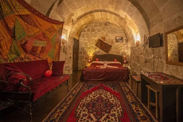 3 Kişilik Kemer Mağara Oda