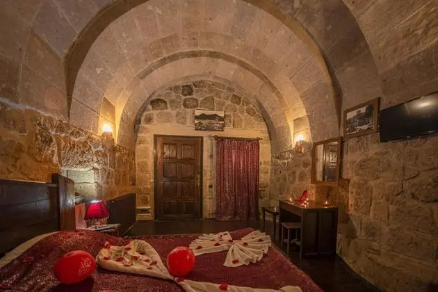 3 Kişilik Kemer Mağara Oda