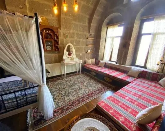 3 Kişilik Kemer Mağara Oda