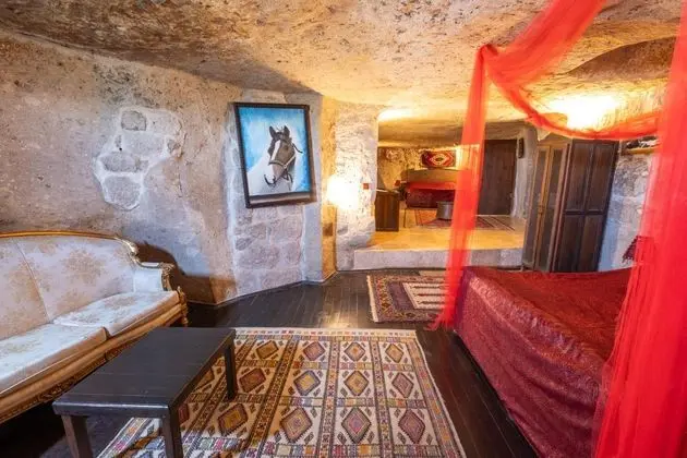 3 Kişilik Kemer Mağara Oda