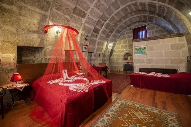 3 Kişilik Kemer Mağara Oda