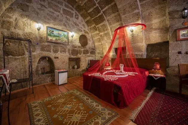3 Kişilik Kemer Mağara Oda