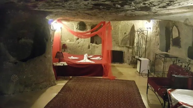 3 Kişilik Kemer Mağara Oda