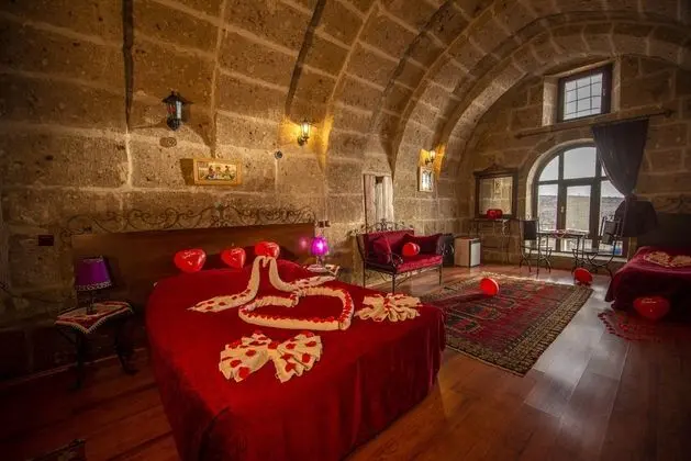 3 Kişilik Kemer Mağara Oda