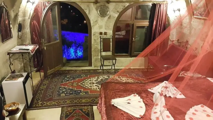 3 Kişilik Kemer Mağara Oda