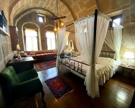 Aile Kemer Mağara Odası