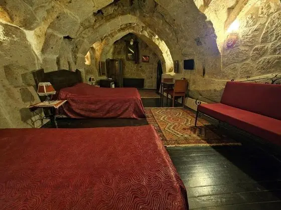 Aile Kemer Mağara Odası