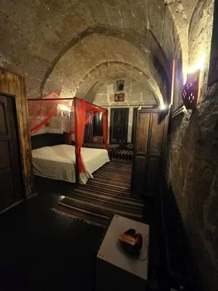 Aile Kemer Mağara Odası