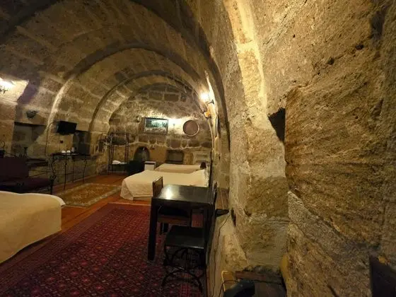 Aile Kemer Mağara Odası