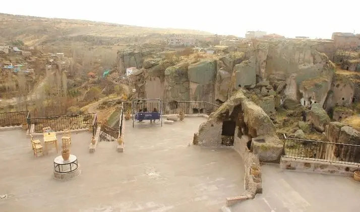 Üç Kişilik Oda