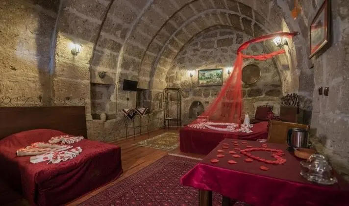 Üç Kişilik Oda