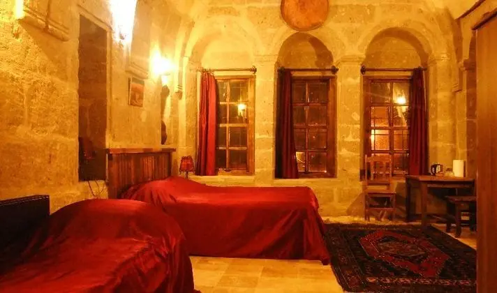 Üç Kişilik Oda