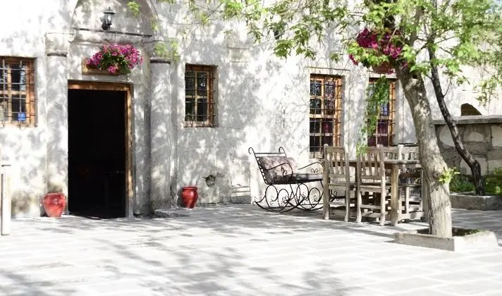 Üç Kişilik Oda