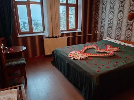 Tek Büyük veya İki Ayrı Yataklı Oda