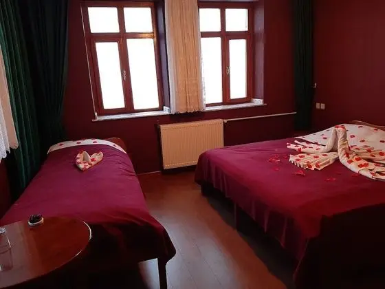 Tek Büyük veya İki Ayrı Yataklı Oda