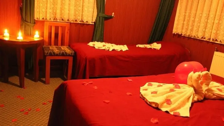 Üç Kişilik Oda, Göl Manzaralı